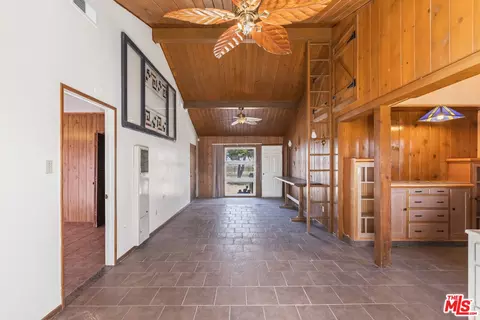 Entry Way - 13550 E Ave, Pearblossom, CA 93553 photo 2 of 2
