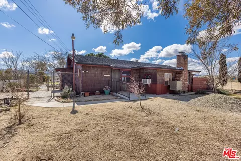Exterior - 13550 E Ave, Pearblossom, CA 93553 photo 2 of 8