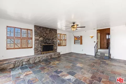 Living - 13550 E Ave, Pearblossom, CA 93553 photo 2 of 2