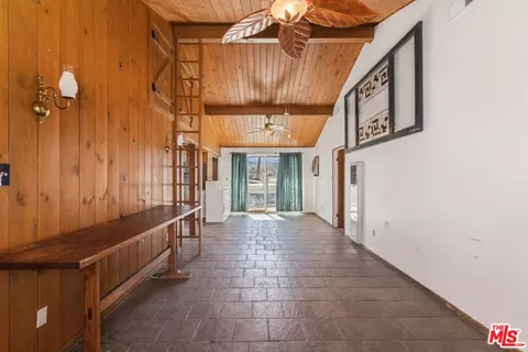 Entry Way - 13550 E Ave, Pearblossom, CA 93553 photo 1 of 2