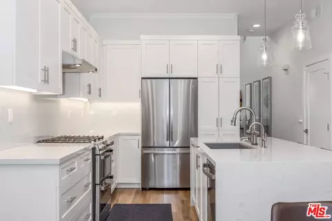 Kitchen - 7180 Pintail Dr, Carlsbad, CA 92011 photo 5 of 10