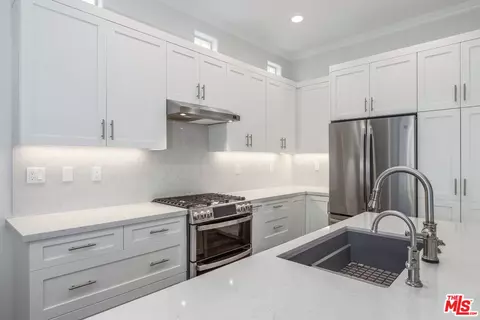 Kitchen - 7180 Pintail Dr, Carlsbad, CA 92011 photo 9 of 10
