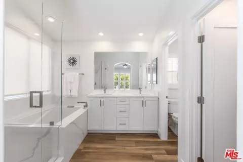 Bath - 7180 Pintail Dr, Carlsbad, CA 92011 photo 1 of 10