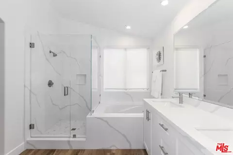 Bath - 7180 Pintail Dr, Carlsbad, CA 92011 photo 3 of 10