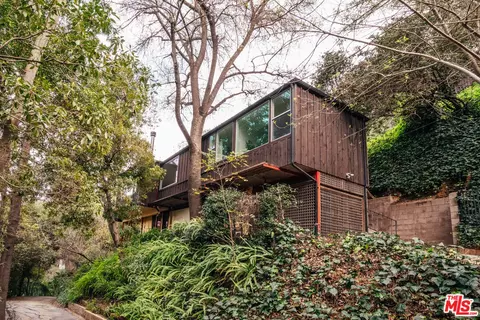 2355 Hermits Gln, Los Angeles, CA 90046