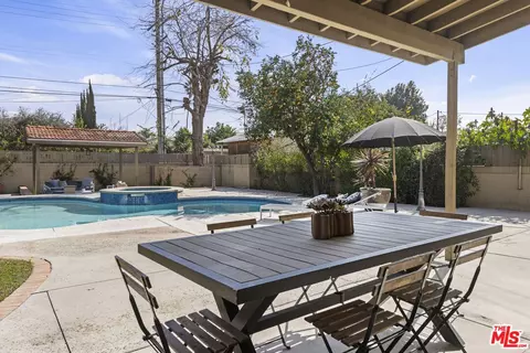 Exterior - 622 Woodward Blvd, Pasadena, CA 91107 photo 8 of 9