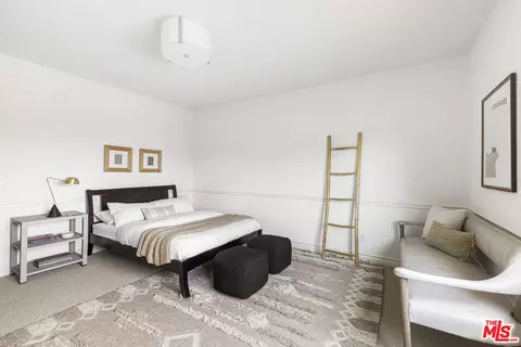 Bedroom - 622 Woodward Blvd, Pasadena, CA 91107 photo 4 of 4