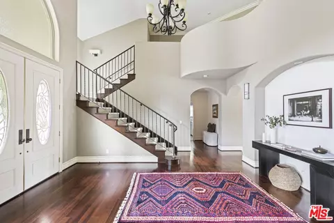 Entry Way - 622 Woodward Blvd, Pasadena, CA 91107 photo 1 of 3