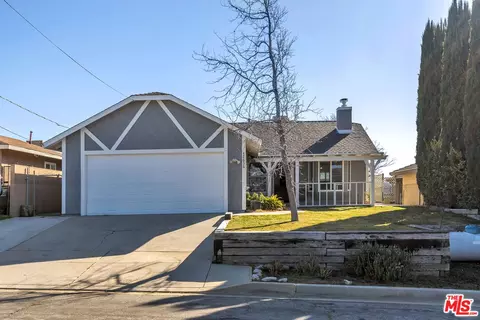 42636 Cabin Rd, Elizabeth Lake, CA 93532
