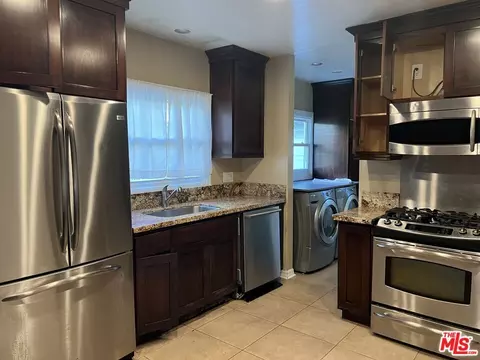 Kitchen - 230 Orizaba Ave, Long Beach, CA 90803 photo 2 of 3