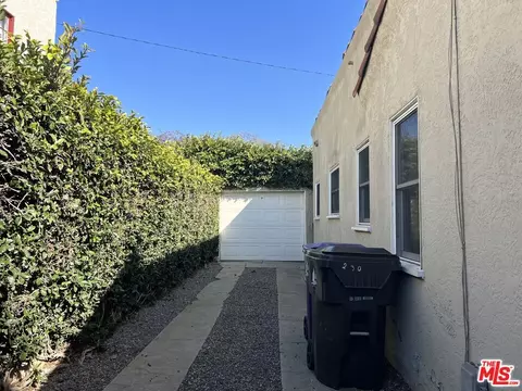Exterior - 230 Orizaba Ave, Long Beach, CA 90803 photo 12 of 13