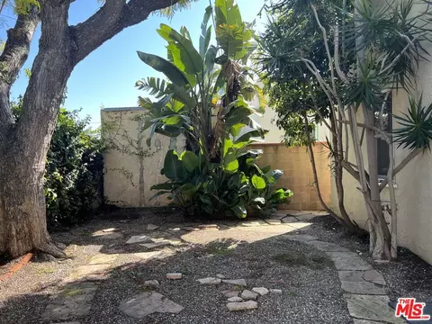 Exterior - 230 Orizaba Ave, Long Beach, CA 90803 photo 8 of 13