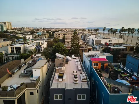 View/Area - 17 26th Ave, Venice, CA 90291 photo 4 of 8