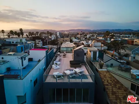 View/Area - 17 26th Ave, Venice, CA 90291 photo 6 of 8