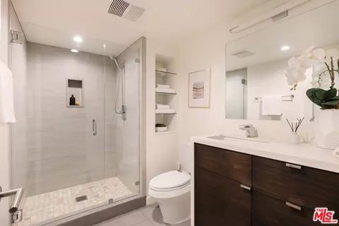 Bath - 17 26th Ave, Venice, CA 90291 photo 5 of 5