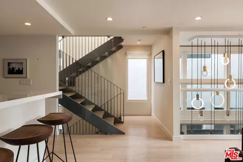 Entry Way - 17 26th Ave, Venice, CA 90291 photo 2 of 2