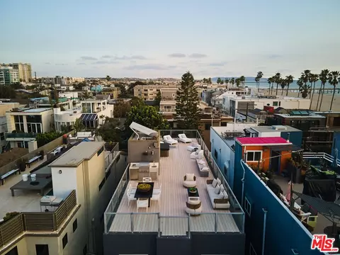 View/Area - 17 26th Ave, Venice, CA 90291 photo 5 of 8
