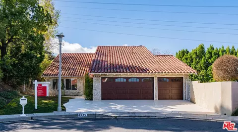 3804 Vista Linda Dr, Encino, CA 91316