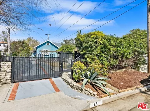 25 E Calaveras St, Altadena, CA 91001