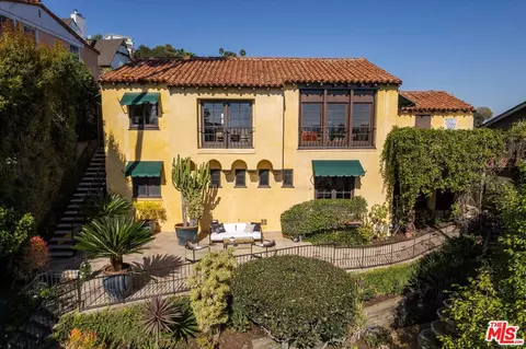 4040 Woking Way, Los Angeles, CA 90027