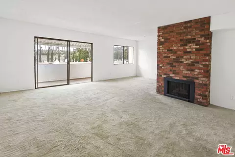 1971 Rodney Dr #303, Los Angeles, CA 90027
