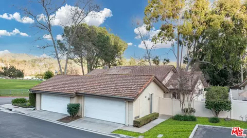 124 Rosehedge Ln, Oak Park, CA 91377