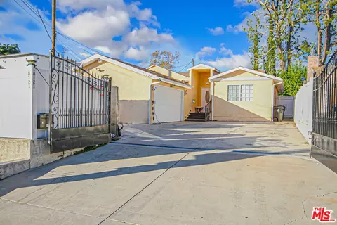 18121 Rayen St, Northridge, CA 91325