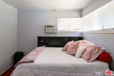 Bedroom - 731 N Madison Ave, Pasadena, CA 91104 photo 4 of 8