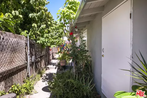 Exterior - 731 N Madison Ave, Pasadena, CA 91104 photo 15 of 22