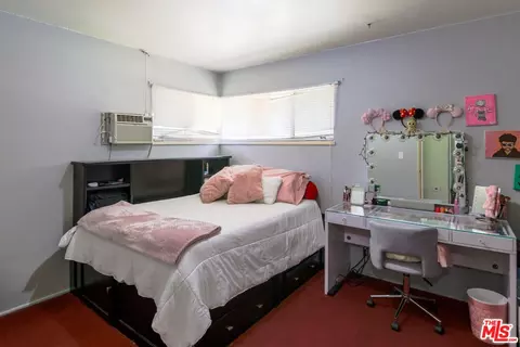Bedroom - 731 N Madison Ave, Pasadena, CA 91104 photo 3 of 8