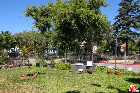 View/Area - 731 N Madison Ave, Pasadena, CA 91104 photo 1 of 2