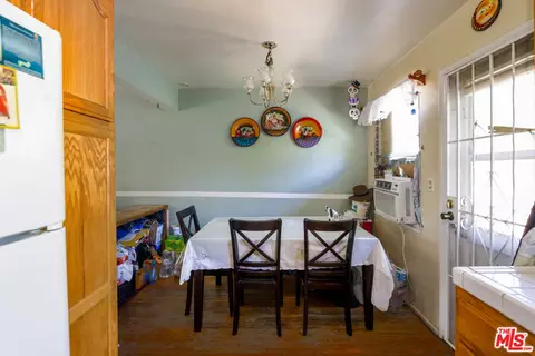 Dining - 731 N Madison Ave, Pasadena, CA 91104 photo 1 of 4