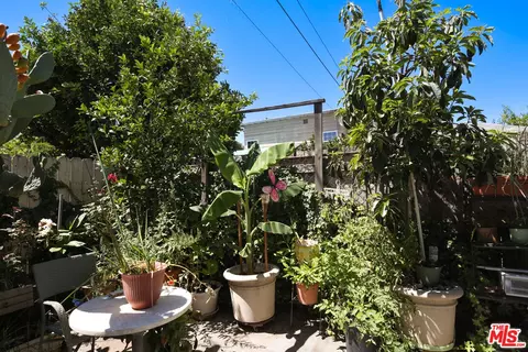 Exterior - 731 N Madison Ave, Pasadena, CA 91104 photo 12 of 22