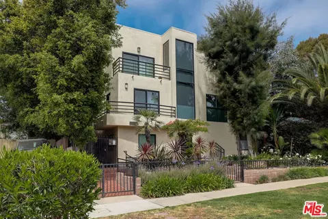 1921 17th St #2, Santa Monica, CA 90404