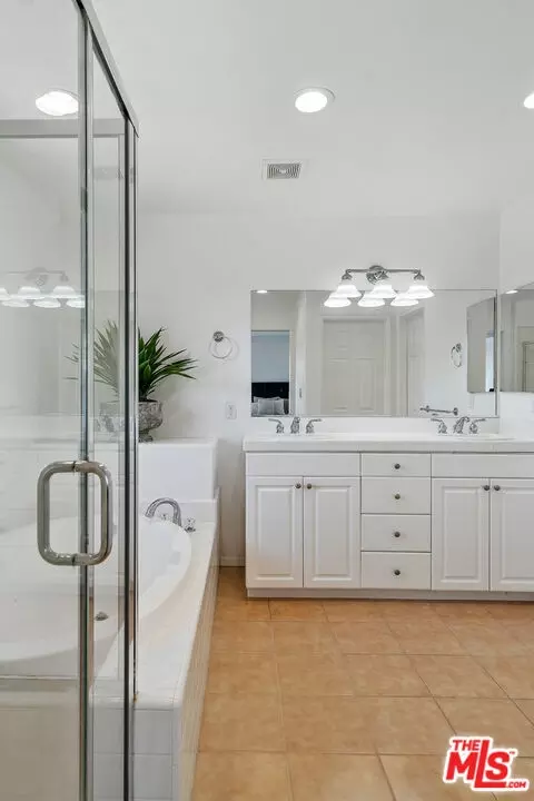 Bath - 309 Eric Pl, Thousand Oaks, CA 91362 photo 2 of 5