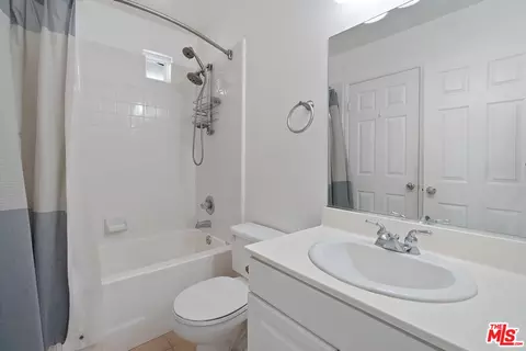 Bath - 309 Eric Pl, Thousand Oaks, CA 91362 photo 5 of 5