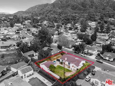 View/Area - 10835 Hillhaven Ave, Tujunga, CA 91042 photo 2 of 2