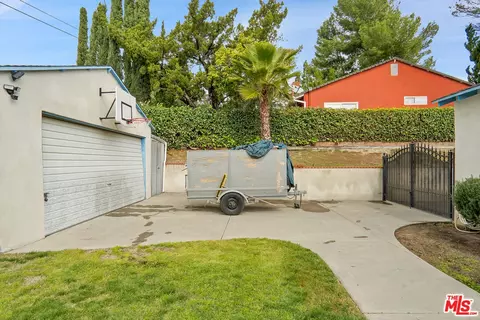 Exterior - 10835 Hillhaven Ave, Tujunga, CA 91042 photo 6 of 11