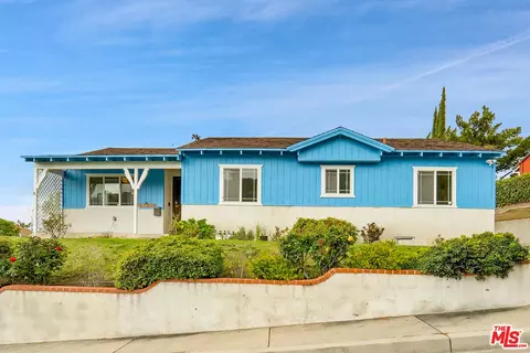 Exterior - 10835 Hillhaven Ave, Tujunga, CA 91042 photo 10 of 11