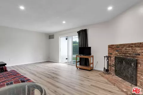 Living - 10835 Hillhaven Ave, Tujunga, CA 91042 photo 3 of 3