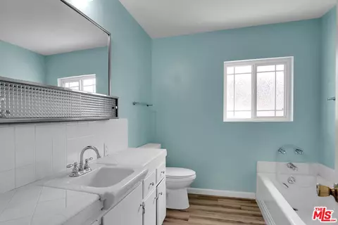 Bath - 10835 Hillhaven Ave, Tujunga, CA 91042 photo 2 of 3