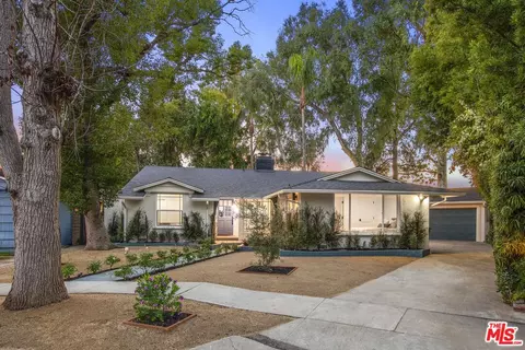 14154 Hartsook St, Sherman Oaks, CA 91423