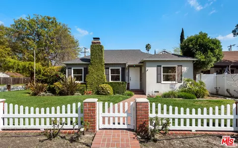 4854 Arcola Ave, Toluca Lake, CA 91601