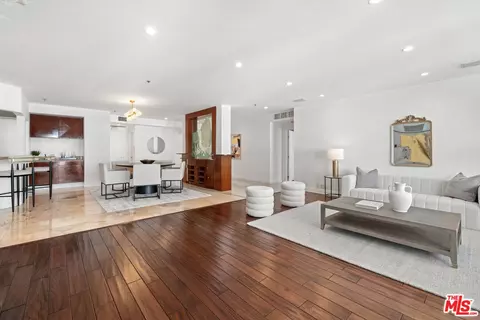 10724 Wilshire Blvd #905, Los Angeles, CA 90024