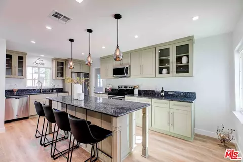 2379 Sirius St, Thousand Oaks, CA 91360