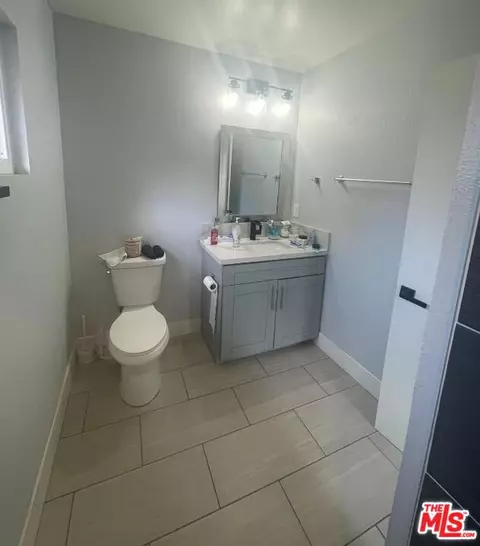 Bath - 195 Foussat Rd, Oceanside, CA 92054 photo 2 of 3