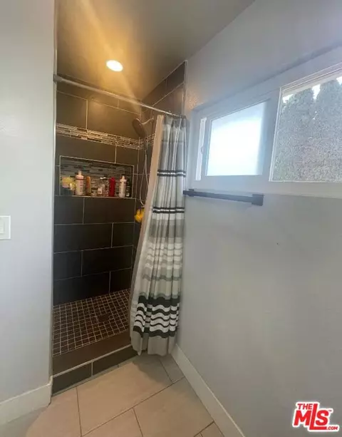 Bath - 195 Foussat Rd, Oceanside, CA 92054 photo 3 of 3