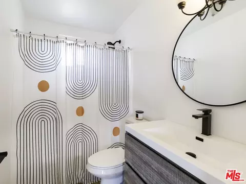 Bath - 59156 Nelson Ave, Yucca Valley, CA 92284 photo 1 of 2