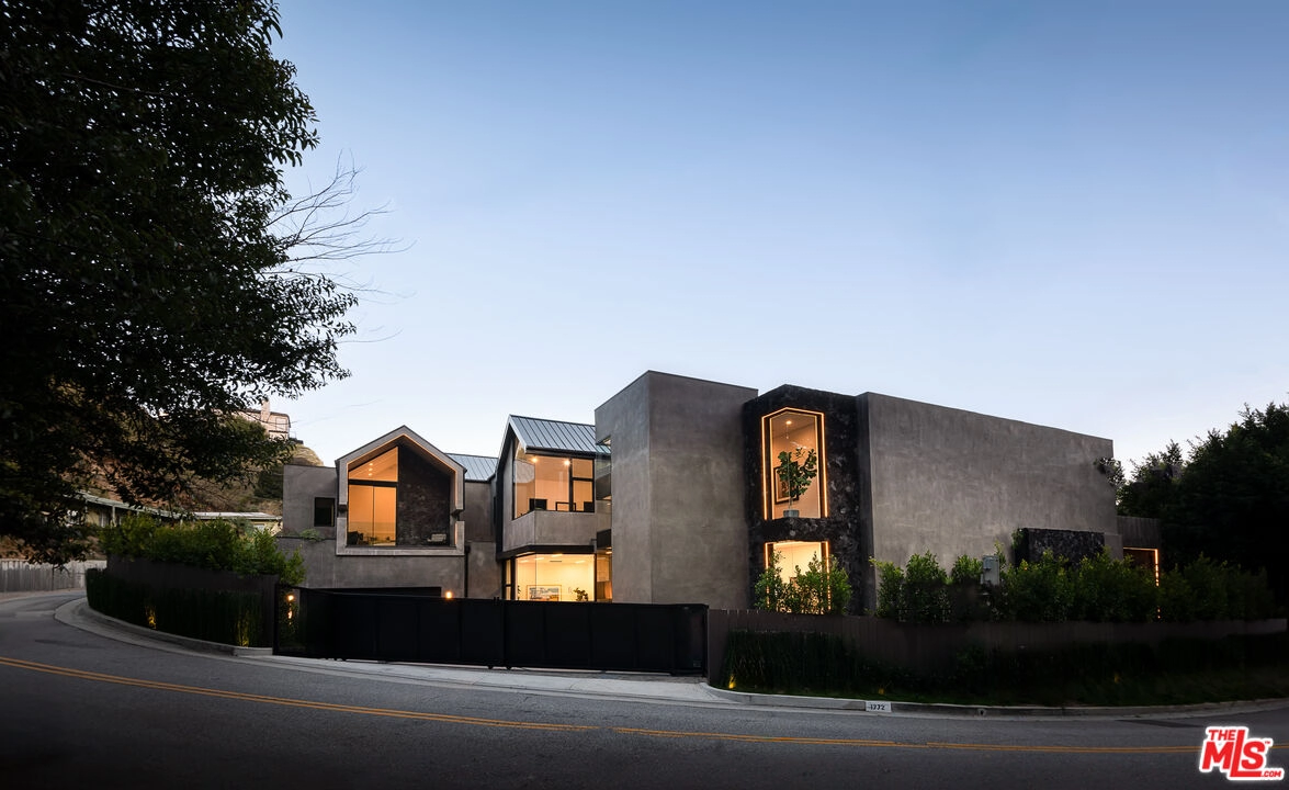 1766 N North Crescent Hts Blvd  