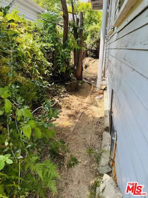 Exterior - 644 Alexander St, Glendale, CA 91203 photo 5 of 8